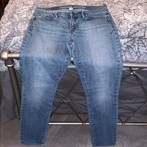 Women’s Abercrombie & Fitch Jeans size 6